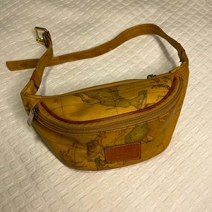 Alviero Martini made in Italy 🌎 belt bag